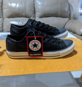 Sepatu Kulit Black White Sepatu Casual Sepatu All Star Model Kulit Low Chuck Taylor CT II