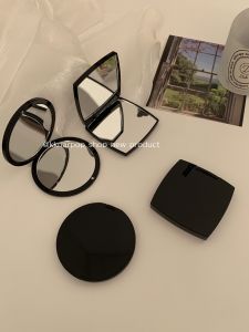 Portable Double-Sided Makeup Mirror: A High-End Travel Companion
