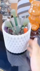 **2025 NEW** 360-Degree Rotating Desktop Storage Box for Pencils Cosmetics and Lipsticks with a Rotating Makeup Compartment. 旋转化妆刷桶