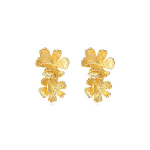 Designer S925 Silver Needle Floral Earrings Elegant Gold Tone Versatile Fashion Jewelry for Women Fresh out New Style