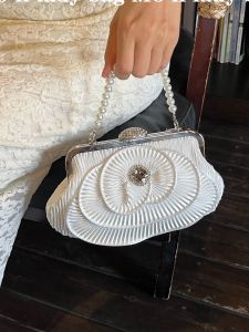 New Chinese Lady Vintage Pearl Hand Carrying Camellia Han Chinese Clothing Bag Banquet Bag Fairy Cross Body Handbag Clutch Bag