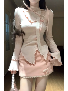 ชุดกระโปรงสั้นสองชิ้นสไตล์หวานและเผ็ดร้อน Pure Desire สำหรับผู้หญิง ชุดทำงานสไตล์เกาหลี กระโปรงสั้นเอวสูง แขนยาว สีพื้น