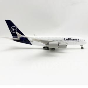 Mô Hình Máy Bay Nhựa 30CM - Lufthansa A380 Có Bánh Xe Đồ Chơi Máy Bay Cho Trẻ Em Quà Tặng Mô Hình Đúc Kim Loại Dành Cho Trẻ Từ 14 Tuổi Trở Lên Chi Tiết Cao