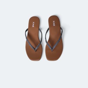 Sendal wanita terbaru Helena model jepit kepang