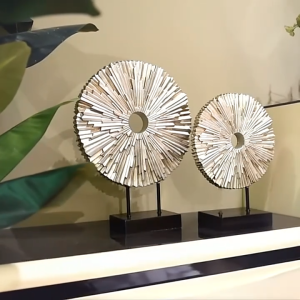 Elegant Asian-Inspired Metal Sunburst Wall Decor for Living Room and Hotel Entrances