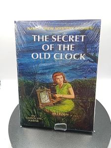 The Secret of the Old Clock (Nancy Drew ) by Carolyn Keene [High Quality Paperback]