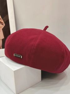 หมวกเบเร็ตแฟชั่นสีแดงสำหรับผู้หญิง หมวกบ้านเก่าสไตล์ญี่ปุ่น หมวกบ้านเก่าสไตล์เกาหลี หมวกบ้านเก่าสไตล์ฝรั่งเศส หมวกบ้านเก่าสไตล์อิตาลี หมวกบ้านเก่าสไตล์อเมริกัน