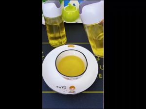 BOTOL  KACA WADAH MINYAK GORENG KECAP  CUKA  DENGAN TUTUP OTOMATIS  ISI 630 ML