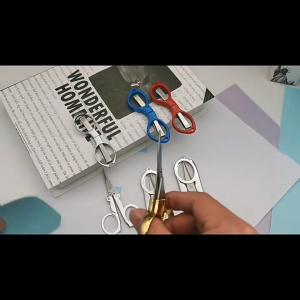 💎💫GROCELY💫💎 COLORFUL MINI PORTABLE SCISSORS WITH KEYCHAIN CLIP FOR TRAVEL AND DAILY USE / GUNTING LIPAT MINI / GUNTING LIPAT BISA UNTUK GANTUNGAN