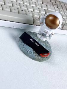 爱国者128G大容量高速USB3.2车载定制U盘时尚指示灯设计 轻巧便携Patriot 128GB large capacity high-speed USB 3.2 car customized USB flash drive with stylish indicator light design lightweight and portable