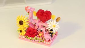 ⚠️现货⚠️ReadyStock Love Flower building blocks toys 雅拼 6923 情人节 玫瑰花 爱心 相框 儿童 益智拼装 积木玩具 礼物