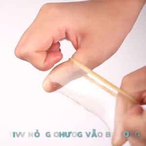 Bao Cao Su Nam Gia Đình Feelex Super Thin Siêu Mỏng Siêu Trơn Hương Dâu Mani  Hộp 30 Chiếc - Cảm Giác Mới Lạ