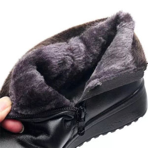 Warm Fleece Lined Snow Boots Soft Bottom Anti-Slip Winter Shoes for Mothers And Elderly Women Comfortable Cotton Shoes Casual Style