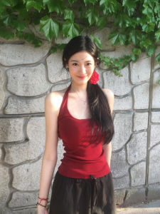 Spicy Girl Pure Desire Red Neck Hanging Vest Womens Summer 2025 Slimming Short U-Neck Strap Top Commute Style Other Material