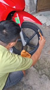 Dung Dịch Dưỡng Bóng Vỏ (Lốp) Xe PALLAS 1.5 Lít Phục Hồi Và Làm Đen Bóng Vỏ (Lốp) Xe Ô Tô Xe Máy