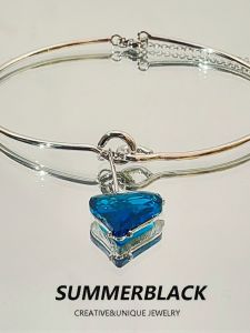 Blue Heart Pendant Necklace Resin Clavicle Short Womens Fashion Simple Matching Accessories Titanium Steel Chain Crystal