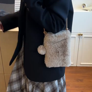 EERSHENSHI กระเป๋าใส่มือถือนุ่มมินิผ้าพลัฌกระเป๋าสายโซ่สะพายข้างสไตล์ลำลองเรียบง่ายในเมือง