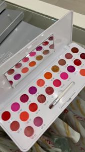 ลิปเทสเตอร์ ลิปเนื้อครีม กิฟฟารีน คริสตันลีน 24 สี ในตลับเดียว สีสวย บำรุงริมฝีปาก เนียนนุ่ม ชุ่มชื่น