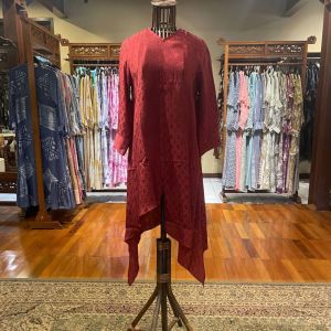 Obliq Tunik Viscos by Dian Pelangi LIMITED EDITION Blouse Baju Atasan Outfit Blus Kerja Kantor Pesta Pernikahan Kondangan Formal Wanita Cantik Anggun Modis Modern Simple Elegan Mewah Model Korea Terbaru Motif Dobby Polos Kekinian