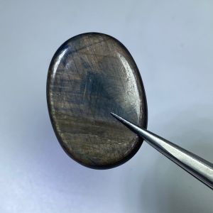 67450-MẶT ĐÁ SAPHIA ĐEN CÓ HOẠ TIẾT ( THIÊN NHIÊN) không xử lý