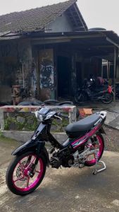 STRIPING STICKER Yamaha F1ZR fizr fiz r f1 zr special edition new stiker list body hitam pink magenta