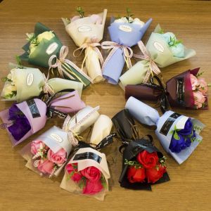 💖3 Heads Artificial Rose Bouquet Hand Holding Soap Flower Valentine Day Gift