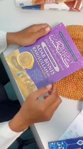 Ensiklopedia Adab Bisnis: Rahasia Sukses Bisnis Berdasarkan Sunnah