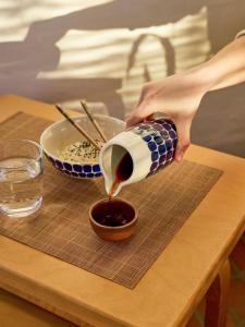 New Arabia 24h Ceramic Dining Set Coffee Cup Plate Bowl Dishwasher Safe Heat Retaining Handmade Small Mark Cup Geometric Pattern