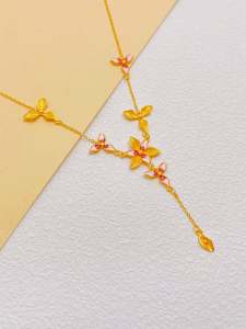 New Chinese Style Gold Plated Imitation Yellow Iris Flower Necklace Womens Fashionable Versatile Clavicle Chain Non-fading