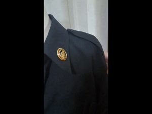 เครื่องหมาย สปภ.ร่มฉัตร แบบแม่เหล็ก (งานแม่เหล็กดูดกับแม่เหล็กติดแน่น) อผศ. มีแบบขัดและแบบชุบทอง  องค์การทหารผ่านศึก แถมฟรีกล่องใส่