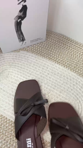 New Ladies Elegant Flat Sandals New Arrival
