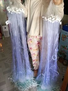 Lưới 3 màng chống cua 5 phân. Nặng 1kí dài khoản 40m. Sản phẩm chất lượng cao. Dùng bắt cá.