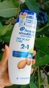 Dầu Gội Head & Shoulders Dưỡng Ẩm giúp Làm sạch bảo vệ và giúp tóc mềm mượt nhanh chóng và tiện lợi hơn ngay từ lần gội đầu tiên