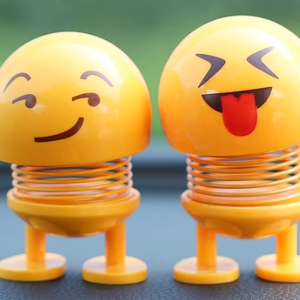 Shaking Head Toys Ornaments Dolls Cute Cartoon Funny Emoji Wobble Robot Lovely Car Dashboard Decor Auto