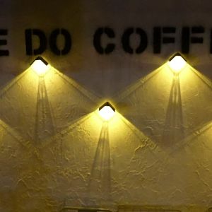 Lampu Dinding Outdoor Tenaga Surya & Lampu Lentera Solar Dekorasi Taman