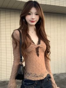CHANGTONG | V-neck Slimming Lace Top