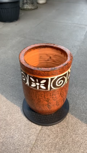 POT BUNGA TANAMAN GERABAH TANAH LIAT KAPSUL TINGGI MOTIF BATIK COKELAT D21 T30 KAPSUL BATIK COKELAT