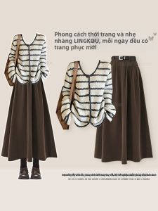 NUMEN BUTTON | Bộ Áo Len Dệt Kim Phong Cách Lười Mùa Xuân Có Sọc Cổ Điển và Chân Váy Ngắn Plus Size