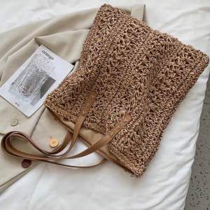 กระเป๋าสาน ทรง Tote