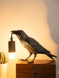 โคมไฟตั้งโต๊ะแบบเคลื่อนที่ได้สีดำรูปผีเสื้อสีดำ โคมไฟตั้งโต๊ะรูปนกเจ้าของโชคลาภสำหรับห้องนอน โคมไฟติดผนัง โคมไฟตกแต่งสไตล์ย้อนยุค