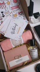 Gift Box Ulang Tahun Untuk Cewek Paket Kado Hadiah Birthday Perempuan Wanita Hampers Lebaran