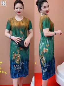 Ice Silk Pleated Maxi Dress Midlife Mom Summer Fashion Elastic Large Size Womens Elegant Thin Skirt Korean Style Commute