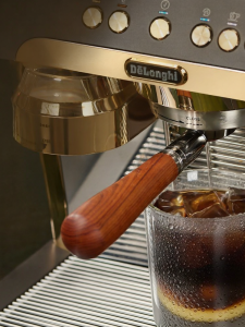 DeLonghi | Bottomless Portafilter Coffee Machine with Wood Handle