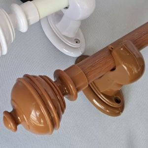 นามสกุล": "ชุดขาจับราวม่านแบบขาพลาสติก ชุดครบเซท ติดตั้งง่าย",