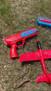 เครื่องบินโฟม เครื่องบินหนังสติ๊ก ของเล่นบิน กระสุนเครื่องบินโฟม ยิงเครื่องบิน ปืนเด็กเล่น ปืนกระสุนเครื่องบินโฟม สำหรับเด็ก หรือที่ไม่ได้มั่นใจค่ะ