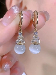 Shiny Crystal Cats Eye Stone Earrings Fashionable Versatile Daily Wear Elegant Design Korean Style Womens Jewelry Hoops