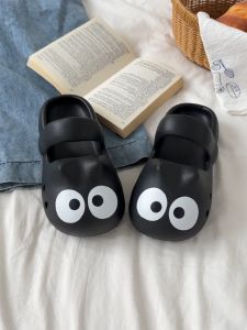 YoungShoes น่ารักคิตตี้หลุมรองเท้าฤดูร้อนของผู้หญิงสวมใส่ด้านนอก2024ใหม่หนา Soled ลื่น Dung-ความรู้สึกชายหาดเป่าโถวรองเท้าแตะ