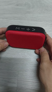 วิทยุสวดมนต์ขนาดพกพา ไร้สายสามารถชาร์ตได้ บทสวด ● บทยอดพระกัณฑ์ไตรปิฎก ● บทสวดคาถาชินบัญชร ● บทสวดอิติปิโส + พาหุง + ธรรมจักกัปปวัตตนสูตร ● บทสวดมนต์ไต่ปุ่ยจิ่ว ขนาด 8 x 13 x 4.5 cm