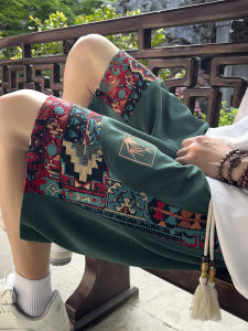 กางเกงขาสั้นลายปักชาติพันธุ์ของผู้ชายพร้อมกระเป๋ากางเกงขาสั้นเชือกรูดลําลองฤดูร้อนเหมาะสําหรับชุดลําลองกลางแจ้งและชายหาด