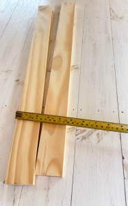 กว้า.5cm.หนา1.2cm.ยาว60cm(.เลือกจำนวนที่ตัวเลือกด้านล่าง) ไม้สนนอก ไม้สนนอกราคาถูก ไม้สนใหม่มือ1 รีดเรียบ 4ด้าน ไม่มีรอยตะปู อบแห้ง อบยากันแมลง พร้อมใช้